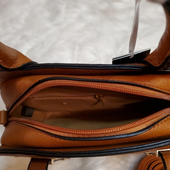 Tan Vegan Leather Bag NWT Long strap - Picture 4 of 5